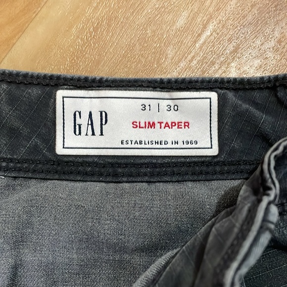Gap Slim Taper Cargo Pants (Men 31x30) - Picture 4 of 5